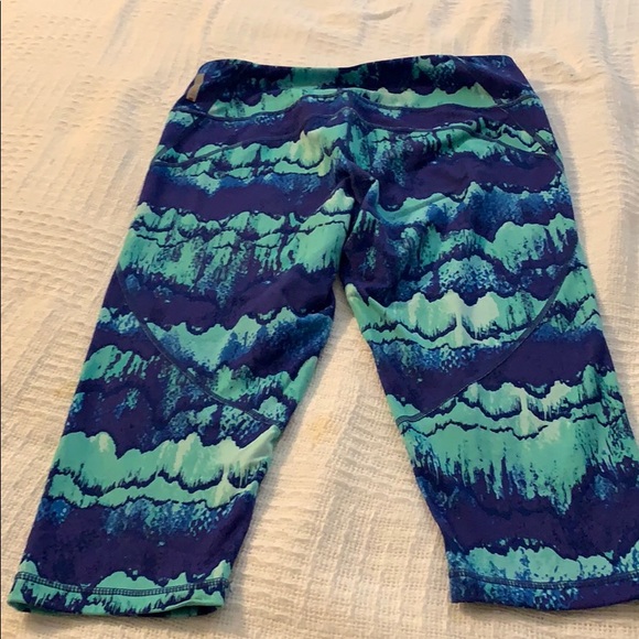 Zella athletic capris, like new, Size M - Picture 1 of 4